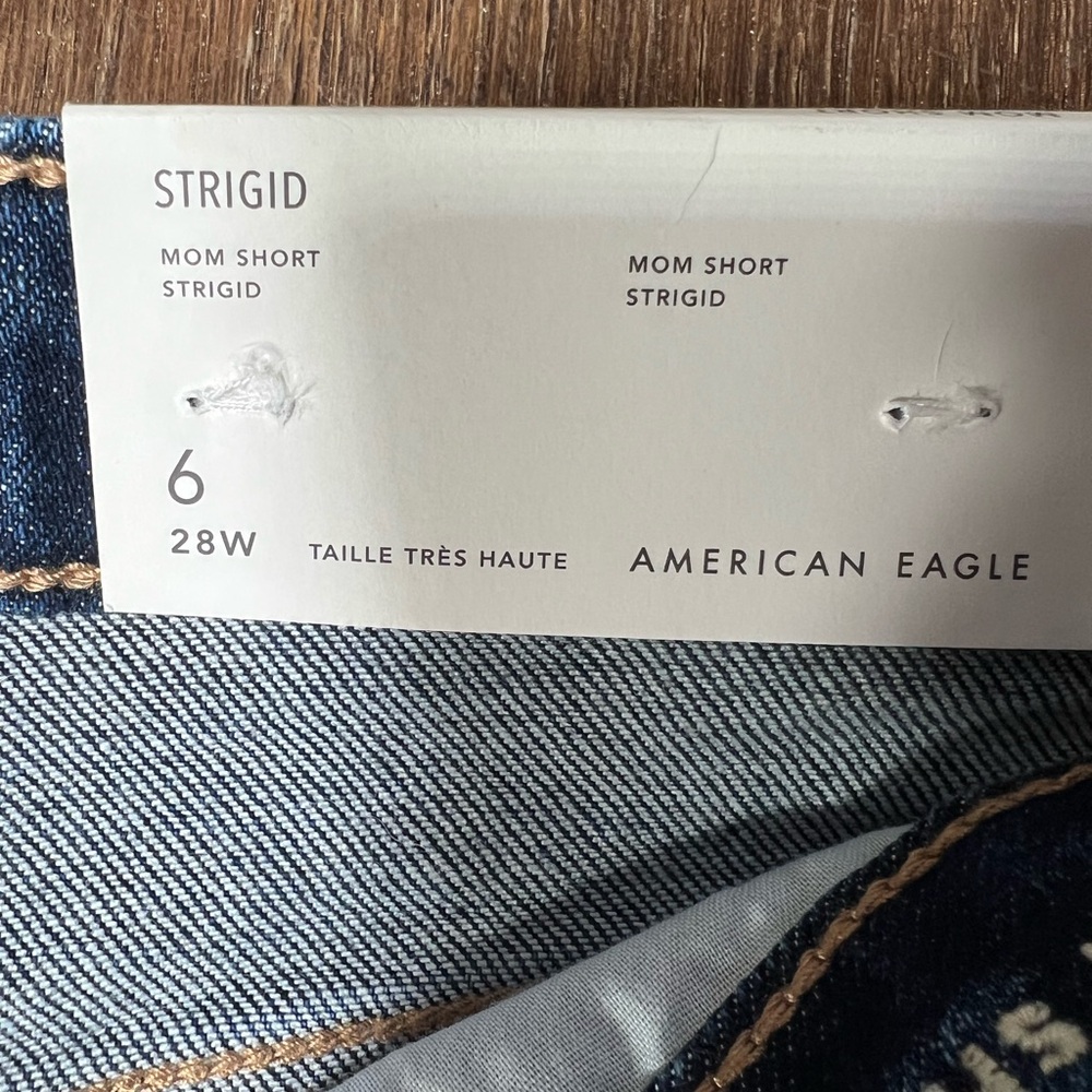 NWT American Eagle Outfitters Ripped Dark Blue Jean Shorts Size 6 - Picture 4 of 5